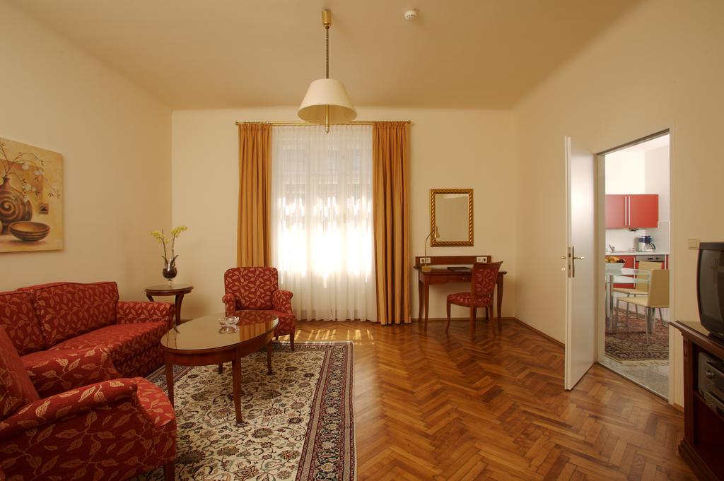 City Appartements - Hotel City Central Wina Ruang foto